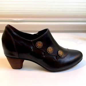 Beautiful Heeled NEW Shoes Real Leather 7.5